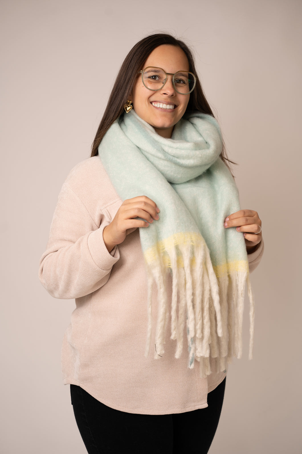 Wintersjaal licht blauw/geel