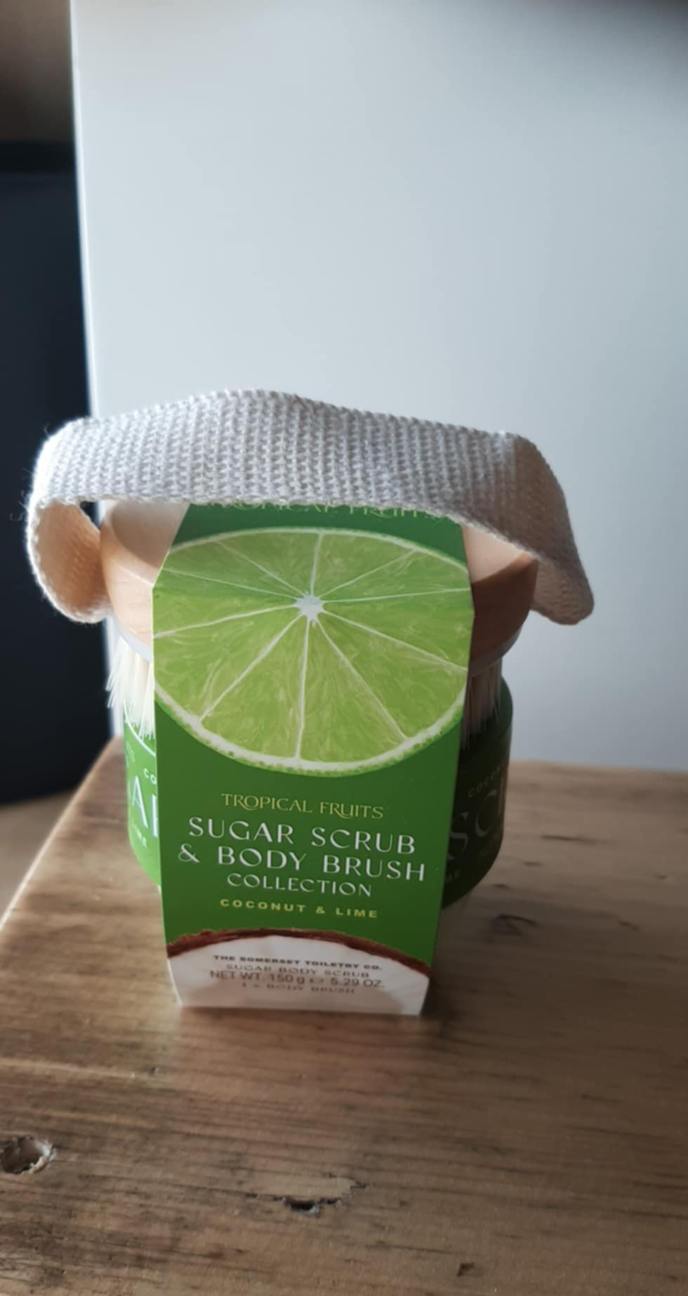 Body Scrub met borstel groen