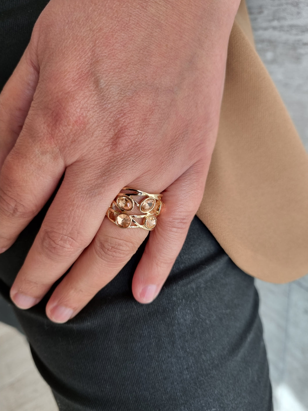 Goud met 4 rosé steentjes