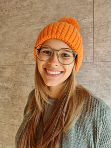 Muts met pompon oranje